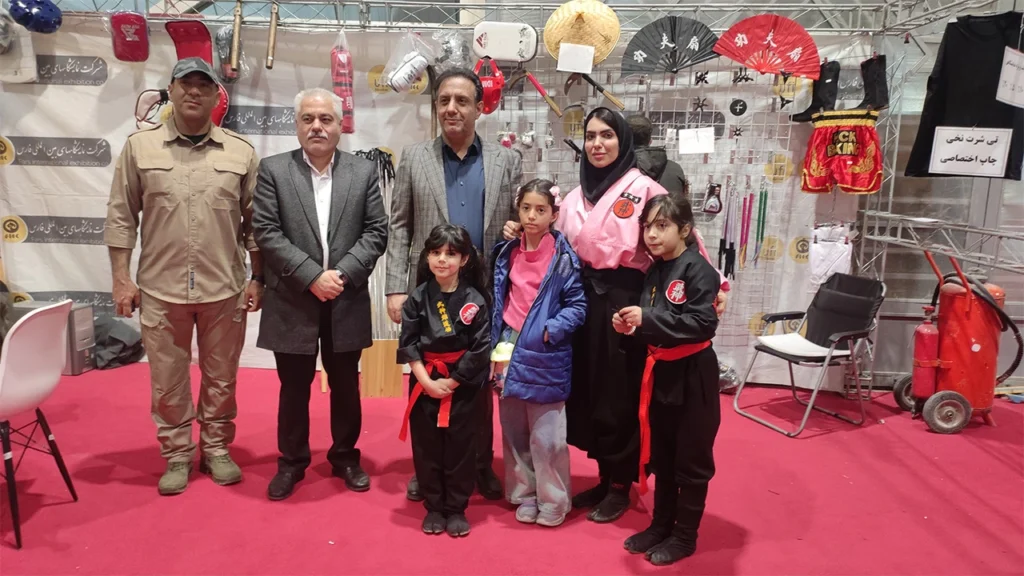 بازدید مسئولین استان فارس از غرفه گروه نینجای فارس