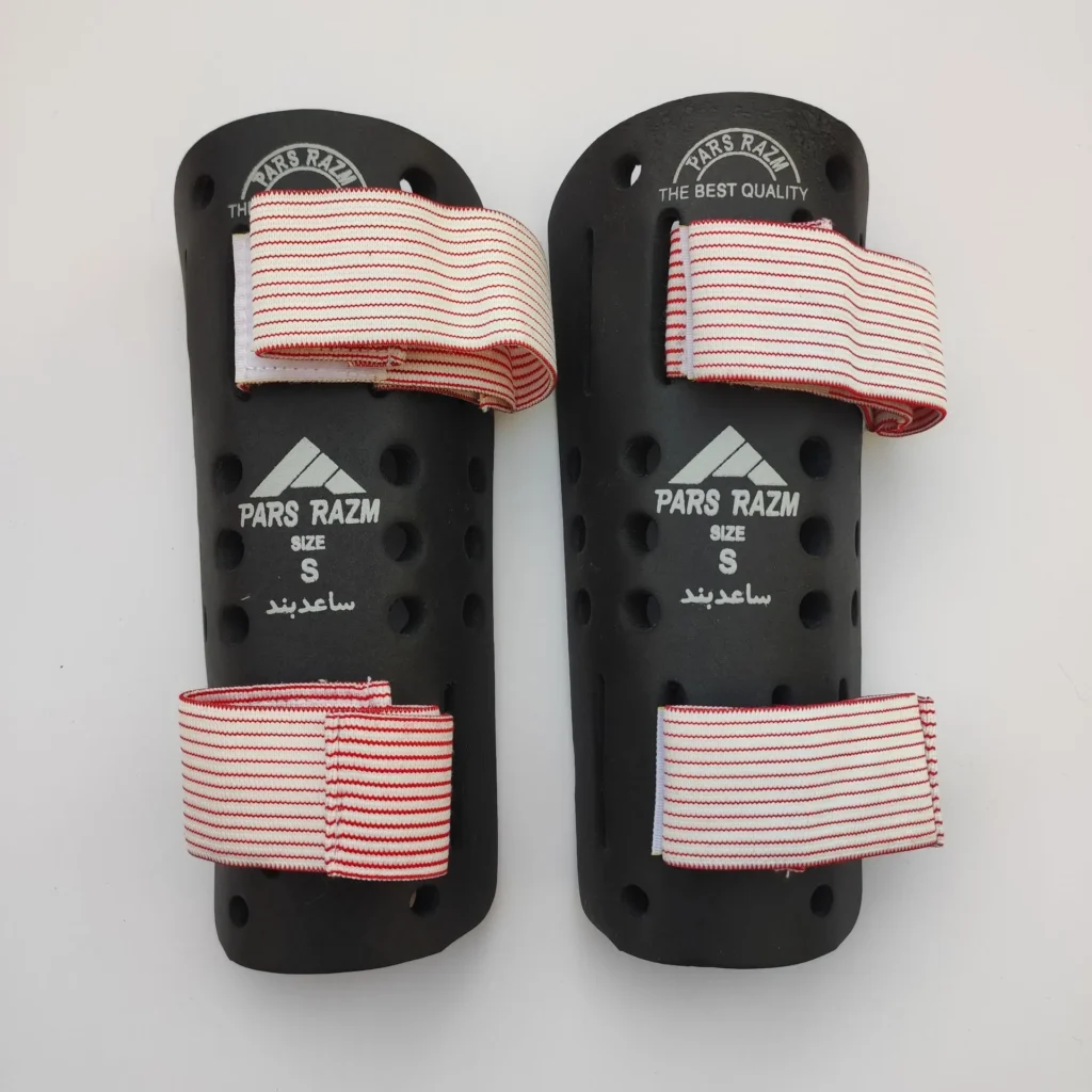 ساعد بند تکواندو مدل حرفه‌ای با بند کشی و چسبی برای فیکس شدن روی ساعد